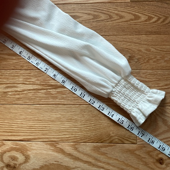 V neck top - Picture 5 of 10